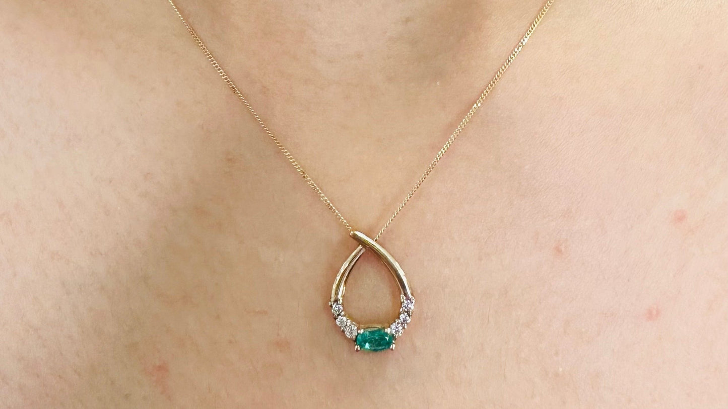 (.15Cttw)Emerald and Diamond Pendant