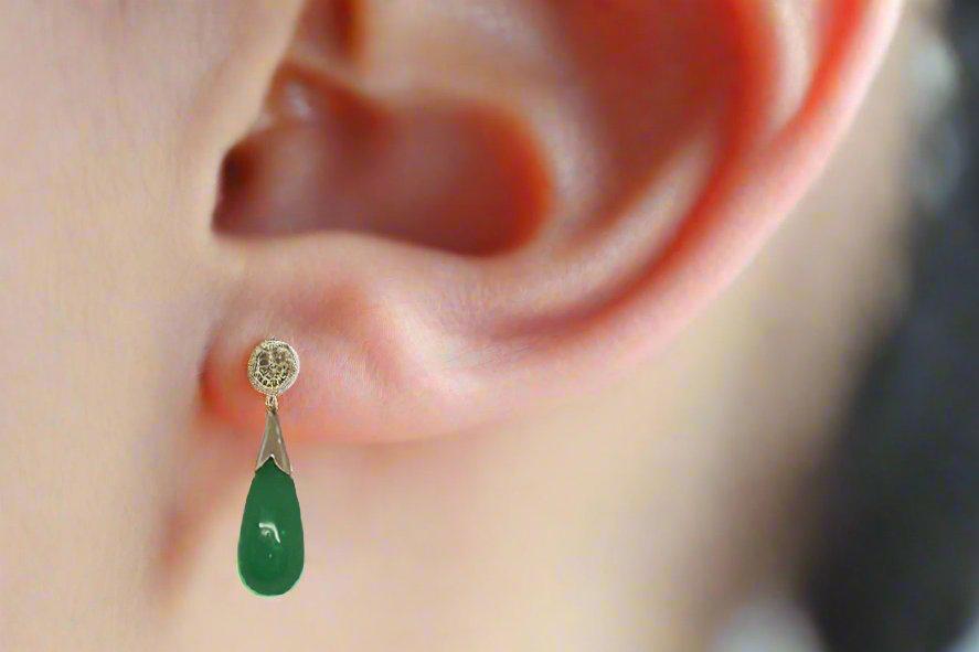 14k Yellowgold Teardrop Jade Dangling Earrings